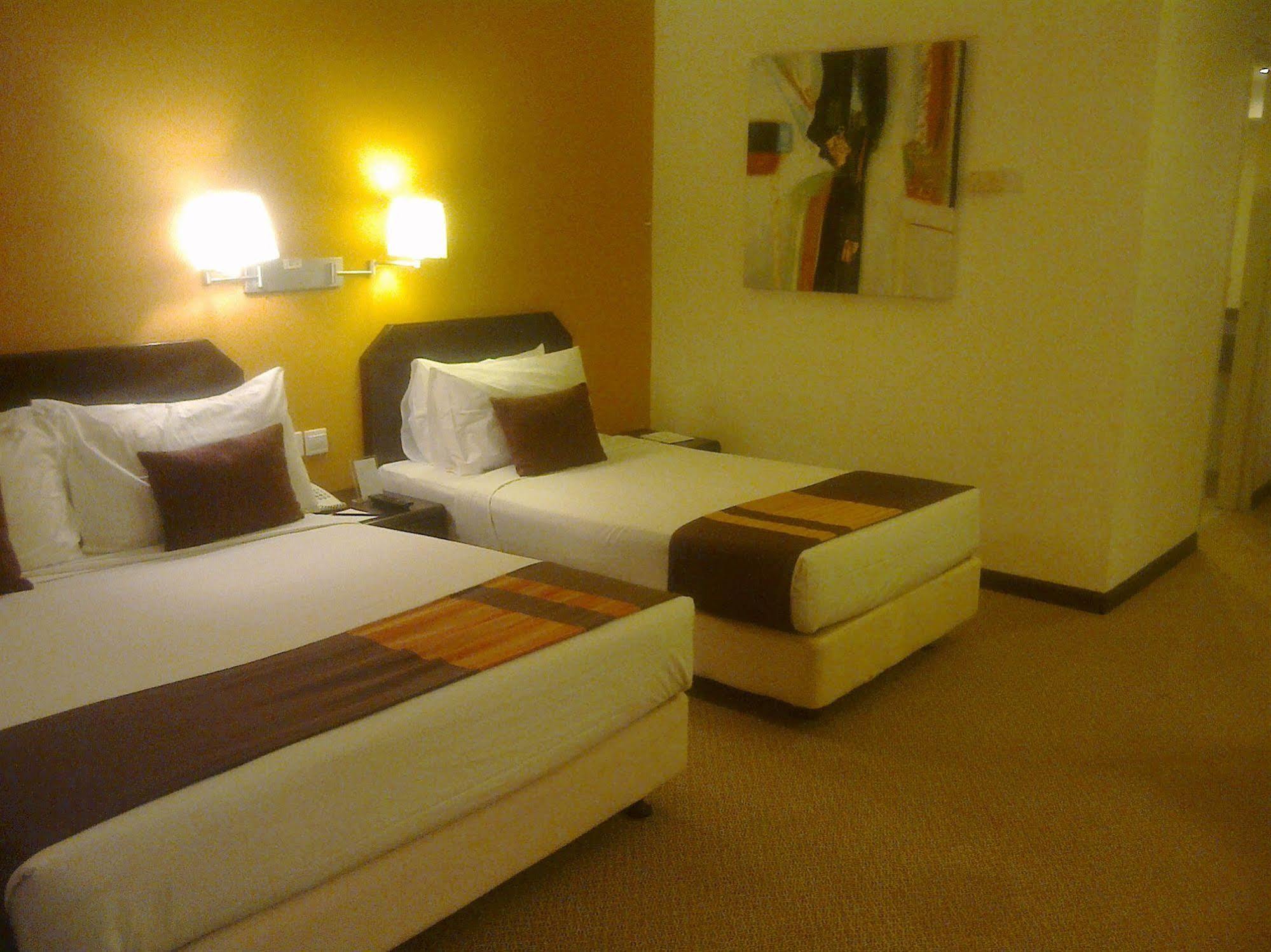 Rhr Hotel At Uniten Kajang Kültér fotó